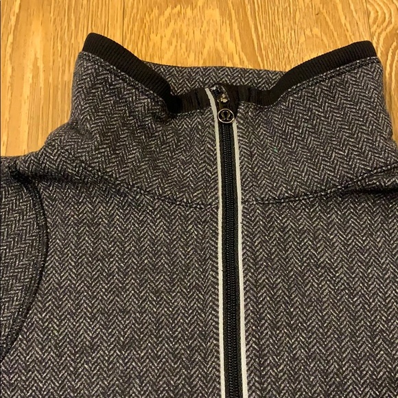 Lululemon 1/2 Zip Jacket - Picture 2 of 13